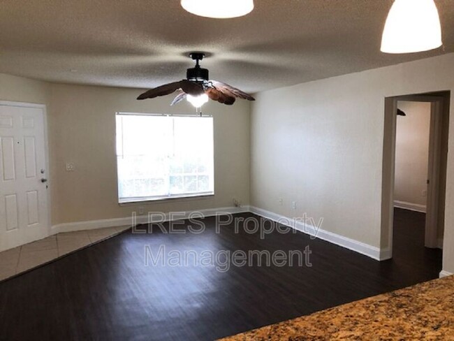 Building Photo - 3651 N Goldenrod Rd