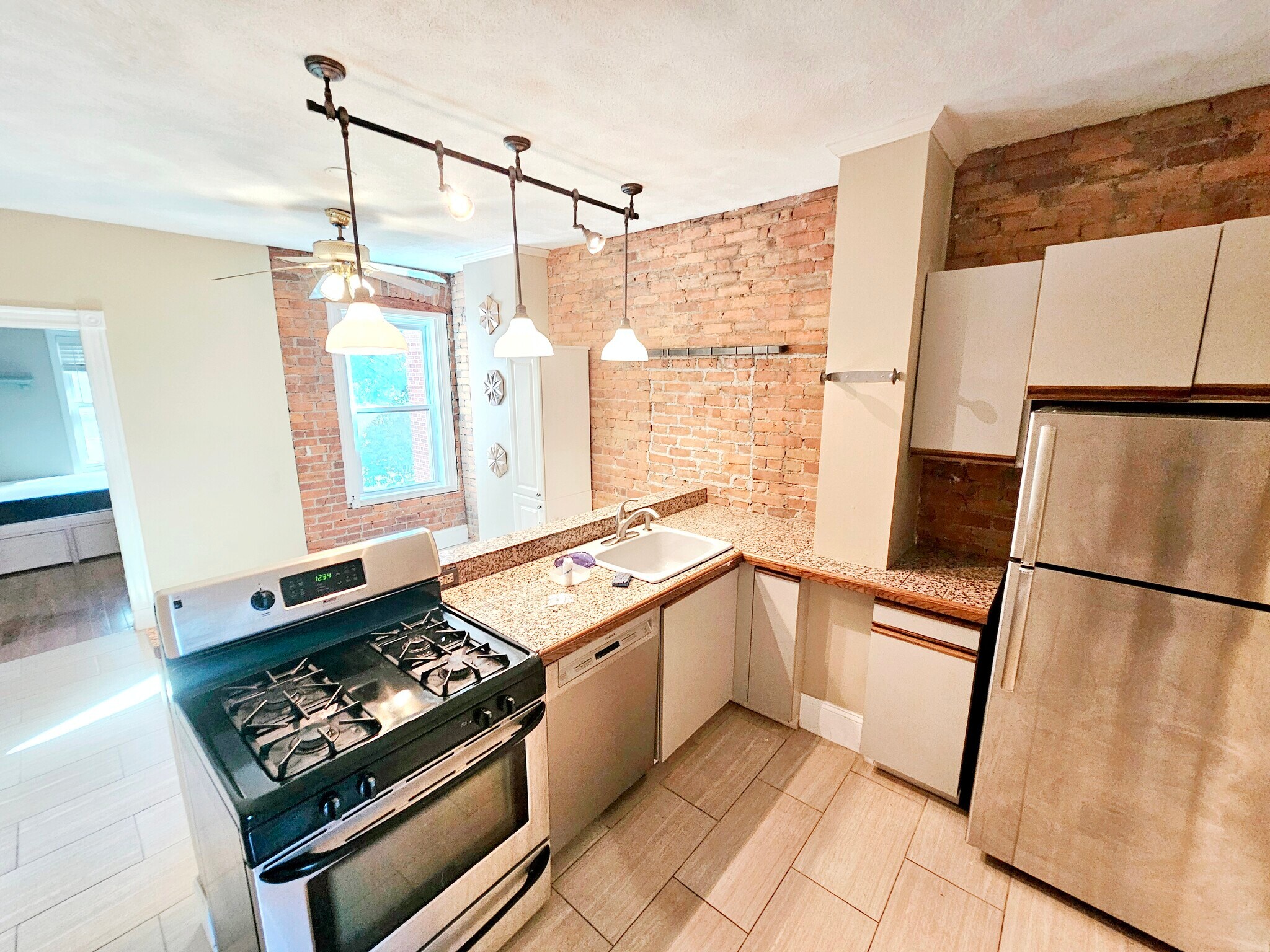 Building Photo - 1793 Beacon St