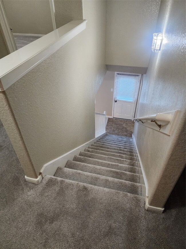 Building Photo - 19215 Brook Village Rd