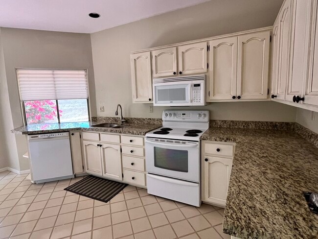 Building Photo - 7955 E Chaparral Rd