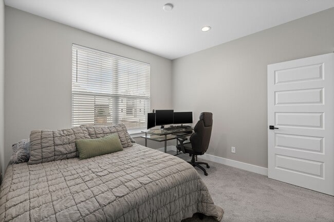 Building Photo - 5903 Wheatley Holw Ln