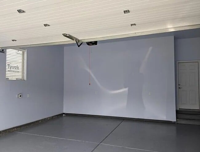 Building Photo - Large 5-Bed, 4-Bath Home in Kechter Farm Neighborhood - New Photos Coming Soon!