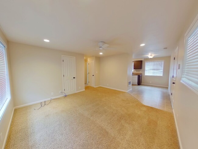 Building Photo - 1407 E 21st Ave