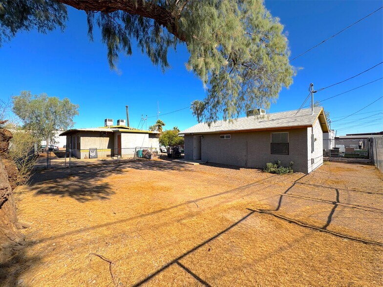 Building Photo - 425 N 18th Dr