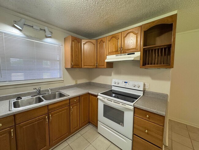 Building Photo - 3-Bedroom House for Rent in Killeen