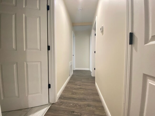 Building Photo - Newly Renovated 3 Bedroom Home With Centra...