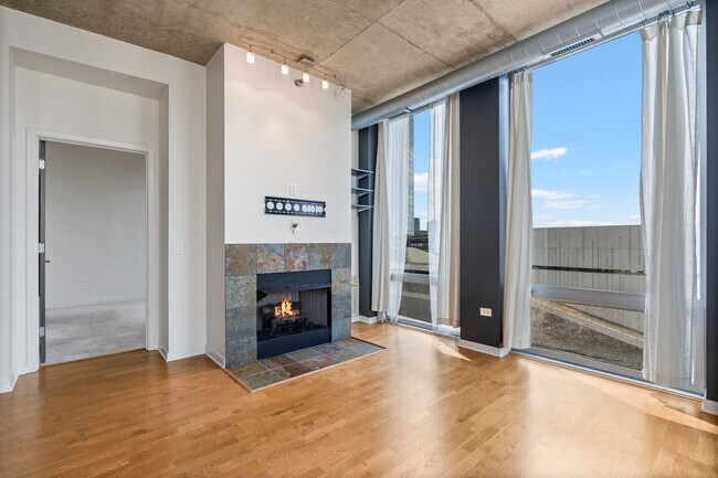 Building Photo - 700 N Larrabee St