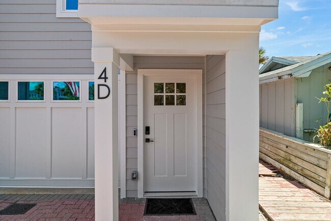 Building Photo - 100 S Spooky Ln