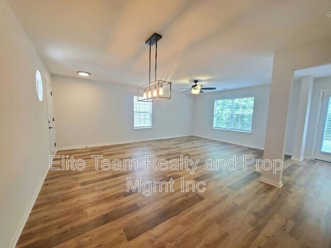 Building Photo - 5709 Kelden Walker Ln