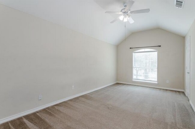 Building Photo - 107 Pinedale Dr