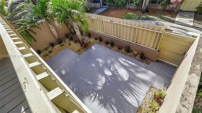 Building Photo - 205 Dunwoody Ln