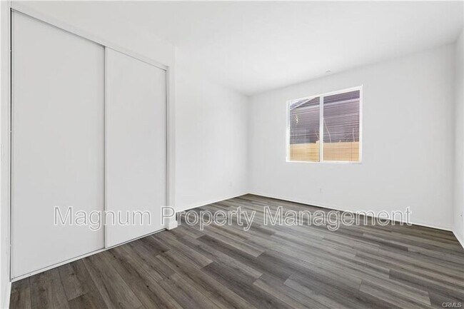 Building Photo - 21122 Saratoga Dr