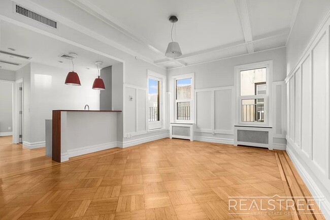 Primary Photo - Stunning 1 bed in Crown Heights Brownstone...