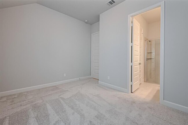 Building Photo - 29808 Breezy Pnes Lp