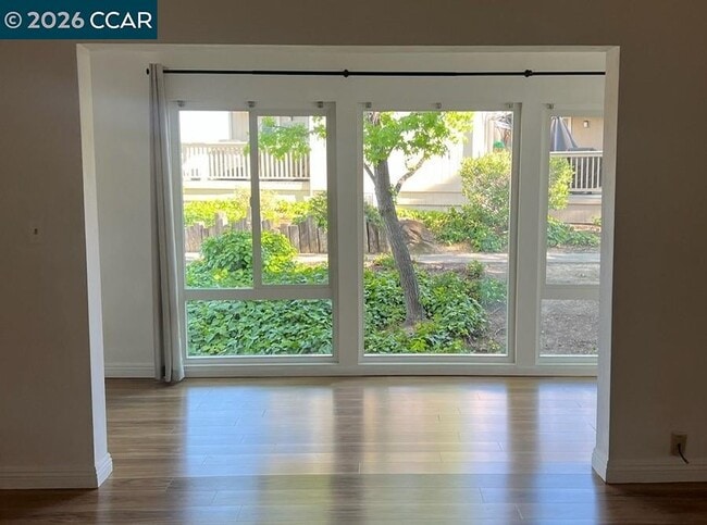 Building Photo - 438 Ridgeview Dr