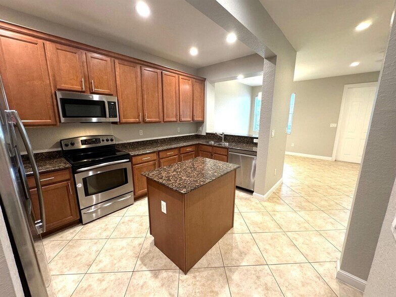 Building Photo - 499 Corte Madera Ln