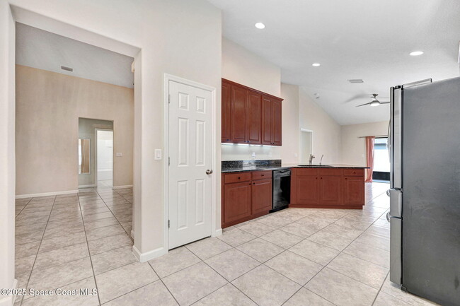 Building Photo - 4000 Harvest Cir