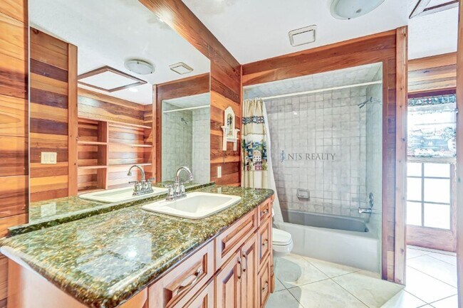 Building Photo - 5060 Porpoise Pl