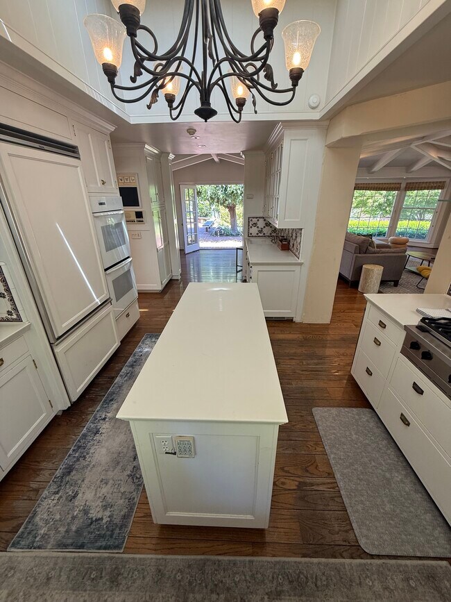 Building Photo - 25567 Willow Pond Ln