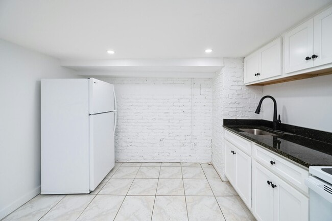 Building Photo - 57 S 6th St