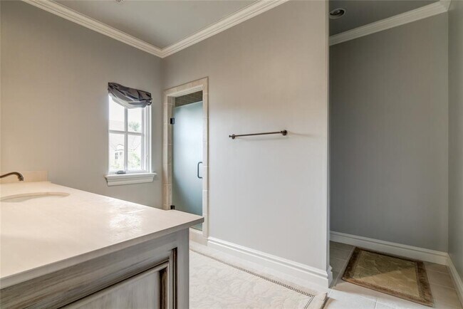 Building Photo - 5701 Mistletoe Ct
