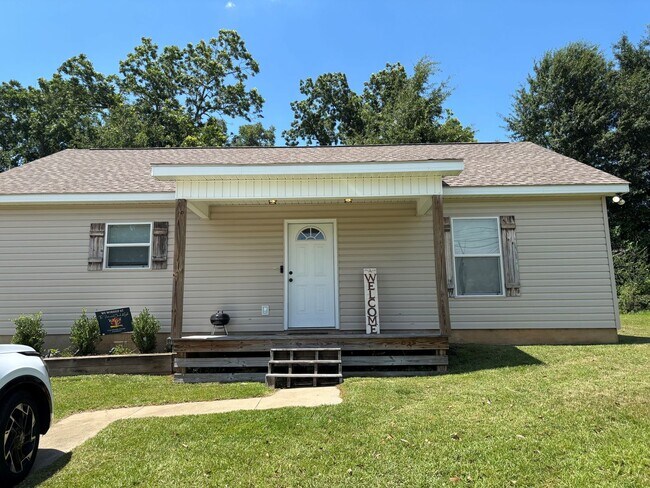 Primary Photo - 105 Camellia St