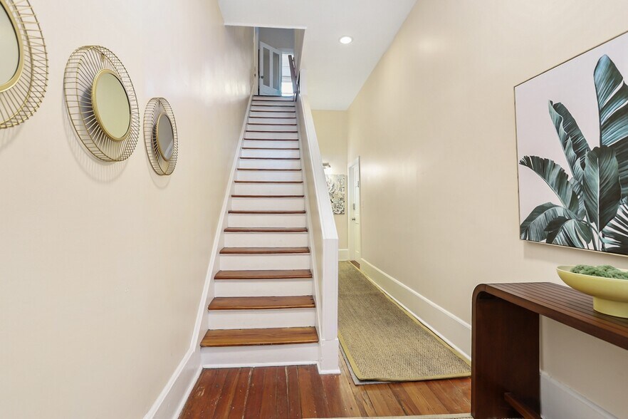 Building Photo - 303 W Park Ave