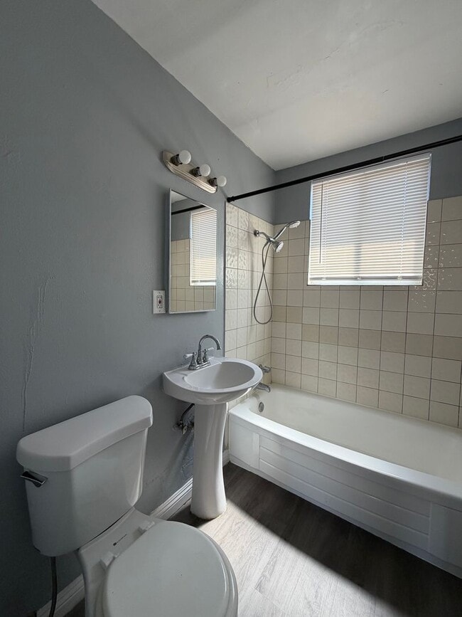 Building Photo - P156