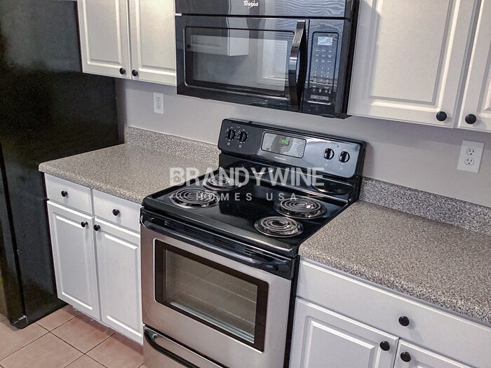 Building Photo - 5391 Hall Cir