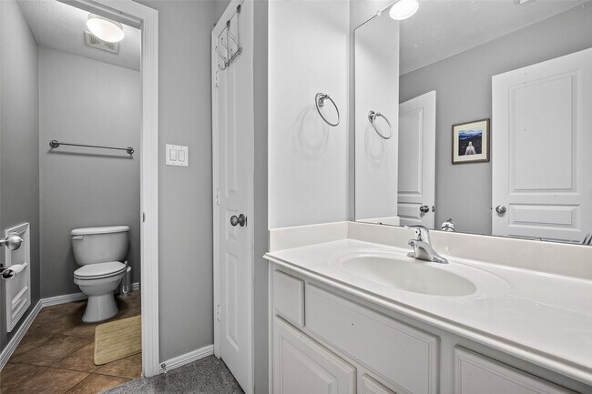 Building Photo - 5425 Kiam St
