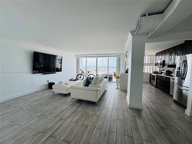 Building Photo - 18031 Biscayne Blvd