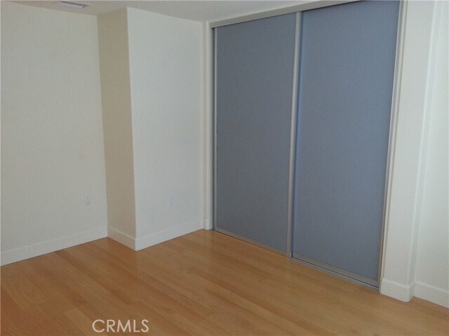 Building Photo - 5449 E Suncrest Rd
