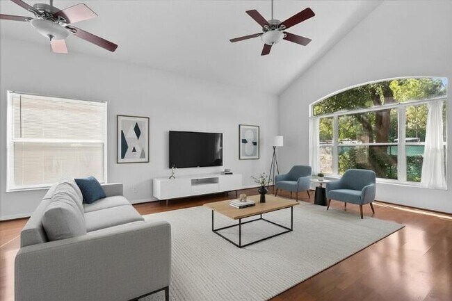 Building Photo - 5143 Elpine Way