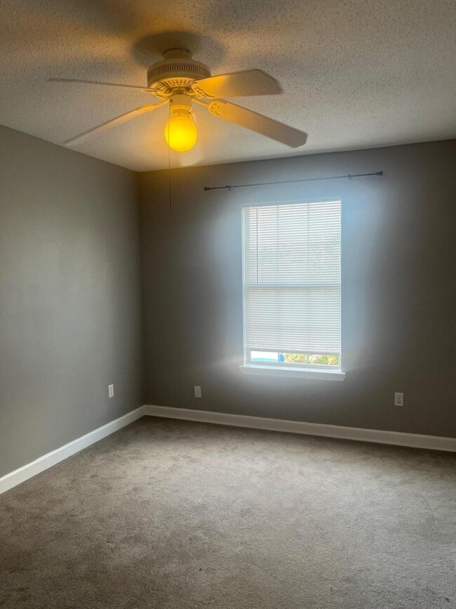 Building Photo - 9665 Leeward Way