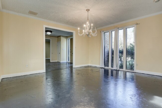 Building Photo - 5203 Braesvalley Dr
