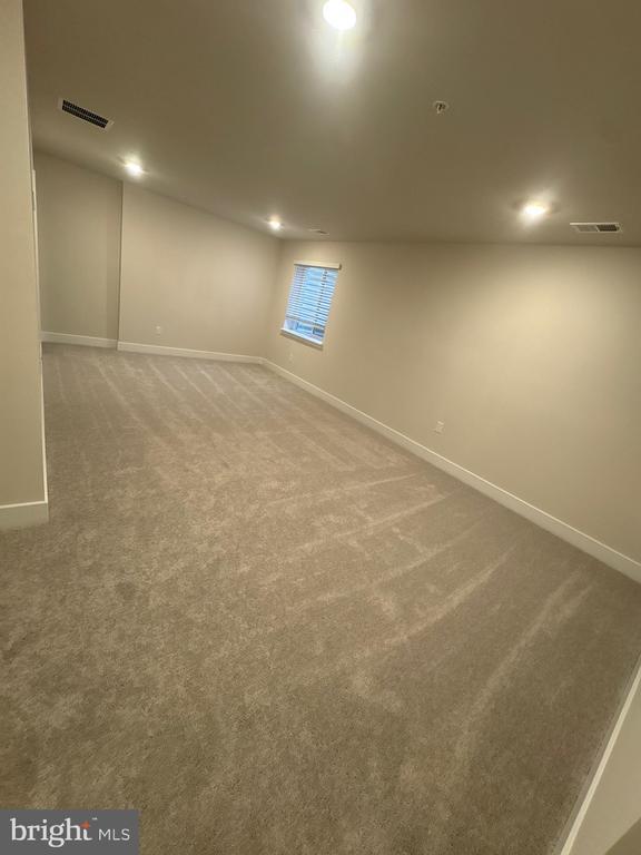 Building Photo - 1707 Water Xing Rd