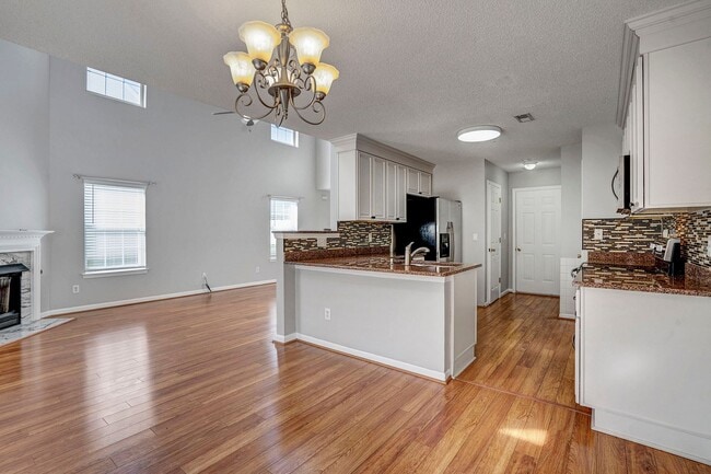 Building Photo - SINGLE FAMILY HOME- 3 Bedrooms 2.5 Baths