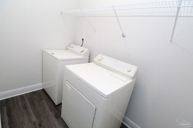 Building Photo - 3865 Sandspur Ln
