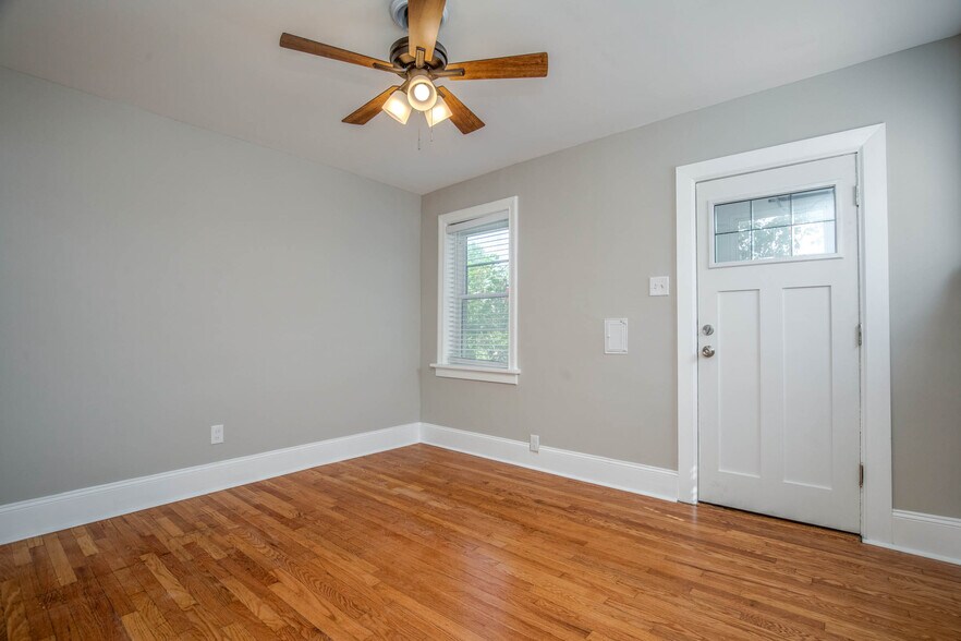 Building Photo - 5644 Chippewa St