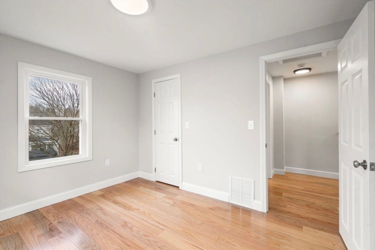 Building Photo - 98 Uncatena Ave