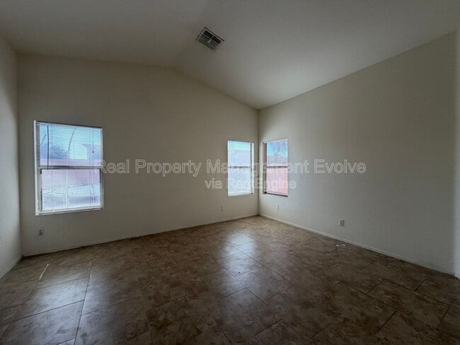 Building Photo - 7816 N 54th Ln