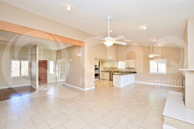 Building Photo - Beautiful Phoenix Property!