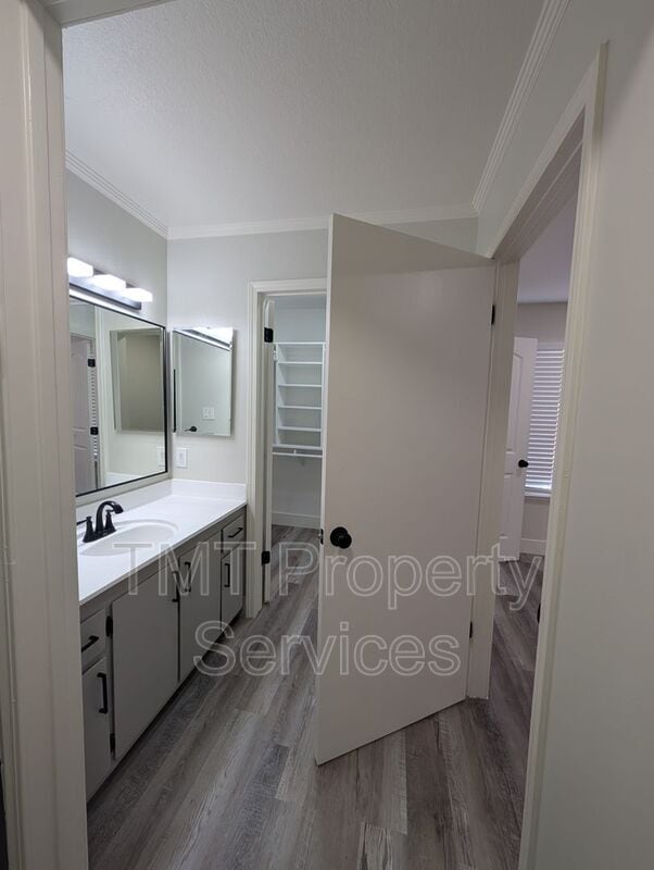 Building Photo - 4068 Weymouth Ln