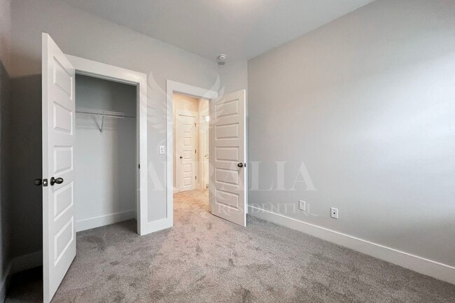 Building Photo - 8520 Silsbee Dr