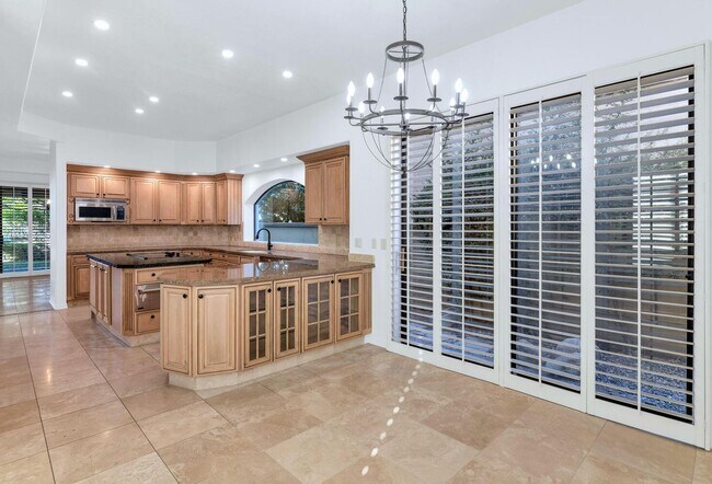 Building Photo - 7878 E Gainey Ranch Rd