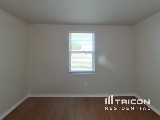 Building Photo - 215 Bobbie Ann Ct