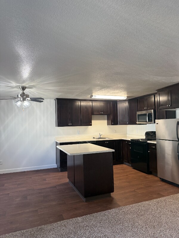 Building Photo - 903 SW 185th Ave