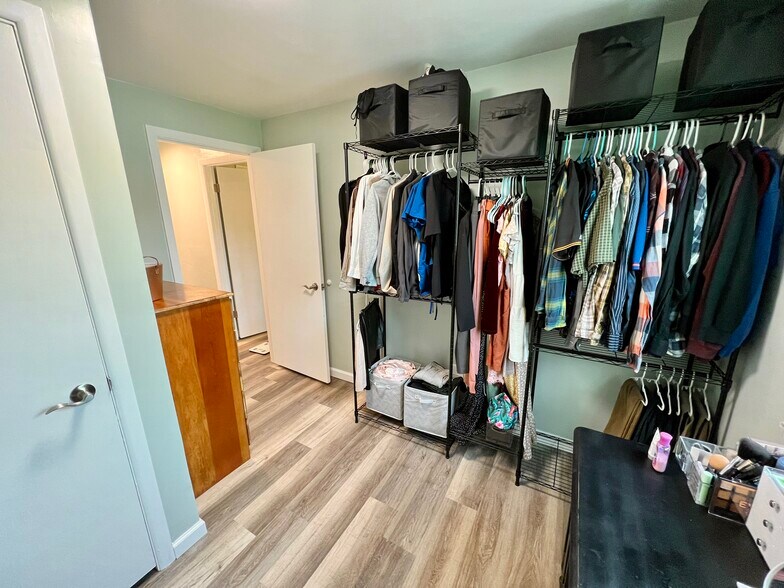 Building Photo - 8099 Nuttals Grove Rd