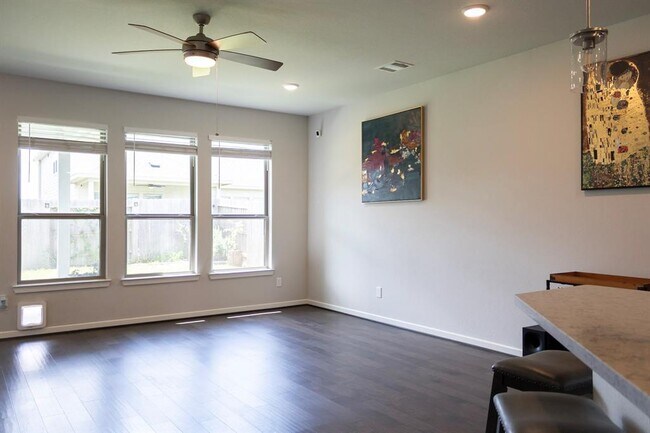 Building Photo - 8023 Pinebrook Arbor Ct