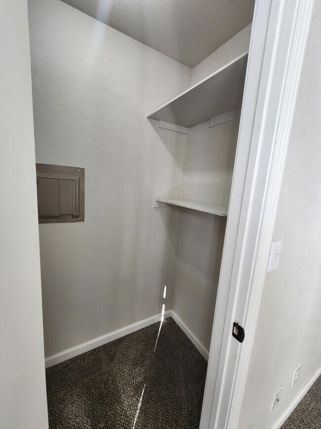 Building Photo - NOW LEASING 2 BEDROOM